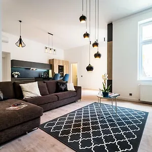 Regi Highrise Oasis Apartment